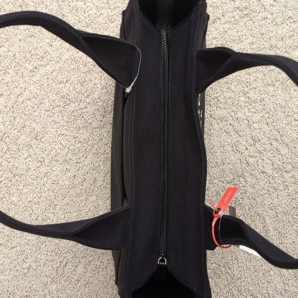 NWT Kate Spade Jett Large Canvas Tote, Signature Logo Design, Black DISCONTINUED - Picture 4 of 15